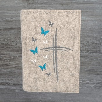 Wosadnikhülle in beige meliert, Kreuze, Schmetterlinge